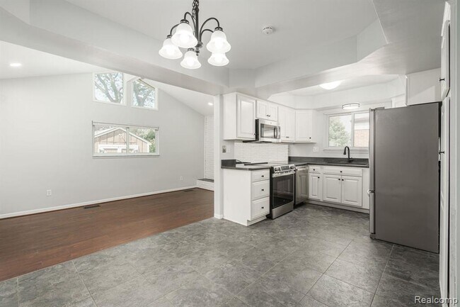Building Photo - 13103 Iowa Dr
