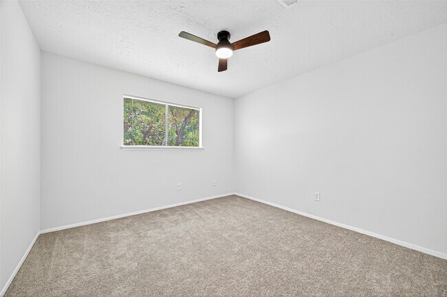 Building Photo - 10726 Buffalo Bend Dr