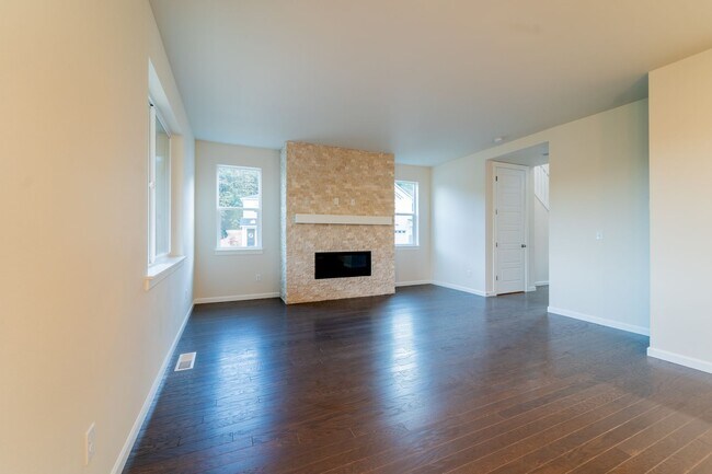 Building Photo - 4 Bed/3.5 Bath in Gig Harbor WA