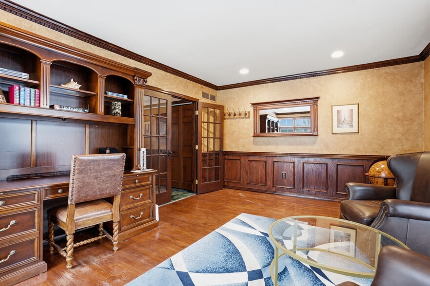 Building Photo - 244 Mathers Rd