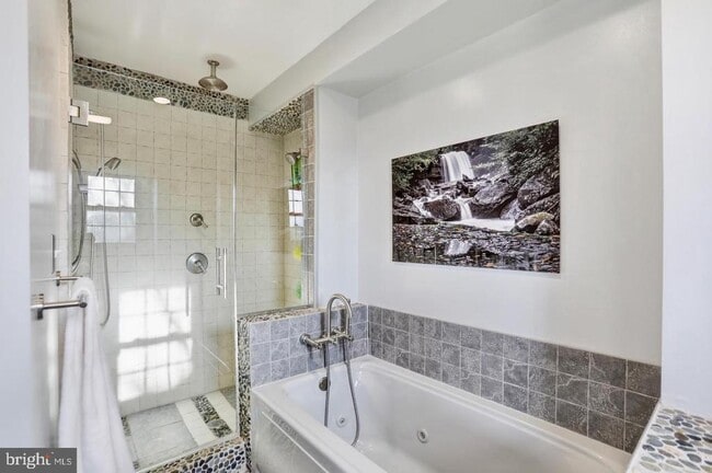 Building Photo - 4708 SUMMIT Rd