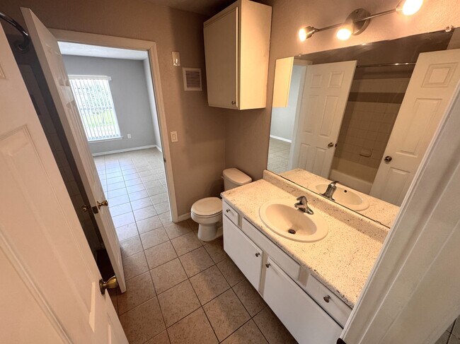 Building Photo - 3702 Palm Desert Ln