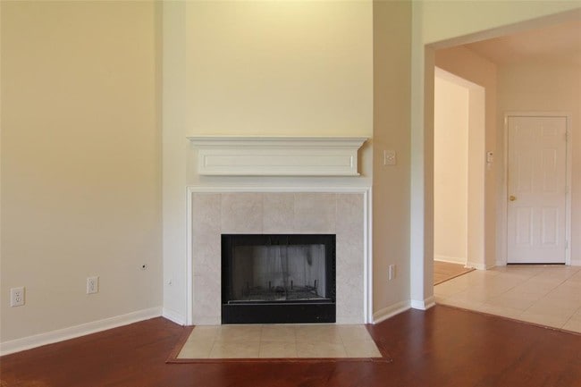 Building Photo - 3231 Stratford Pointe Dr