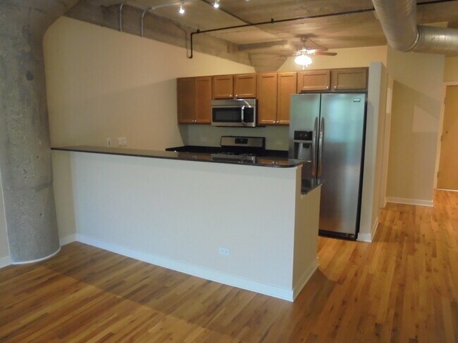 Building Photo - 1150 W 15th St