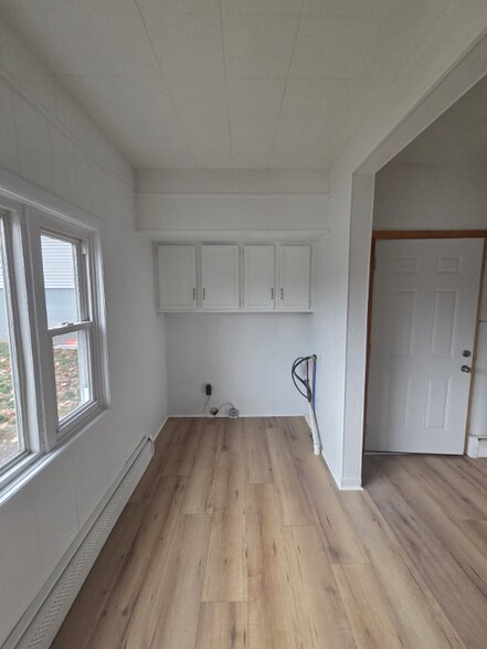 Building Photo - 93 Washington St N