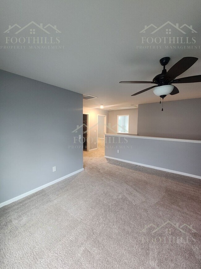 Building Photo - 18 Chalet Ct