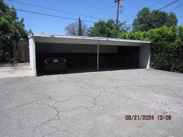 Building Photo - 14839 Blythe St