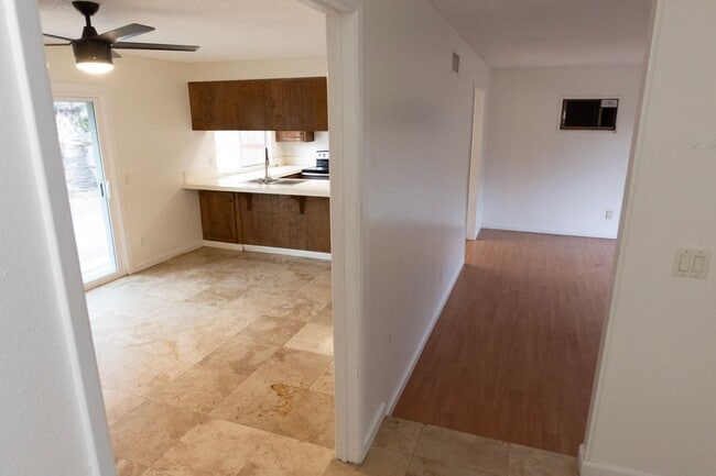 Building Photo - 5222 Countryside Dr