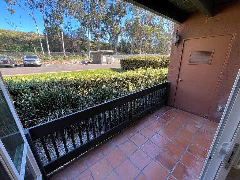 Building Photo - 17131 W Bernardo Dr