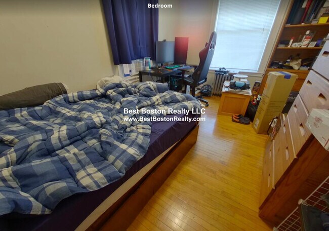 Building Photo - 26 Marathon St