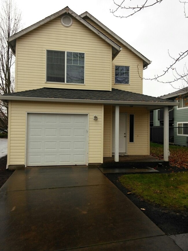 Primary Photo - (872) Easy Street House - 3 Bedroom / 2.5 ...