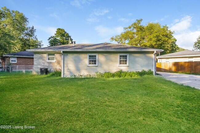 Building Photo - 1712 Star Rest Dr