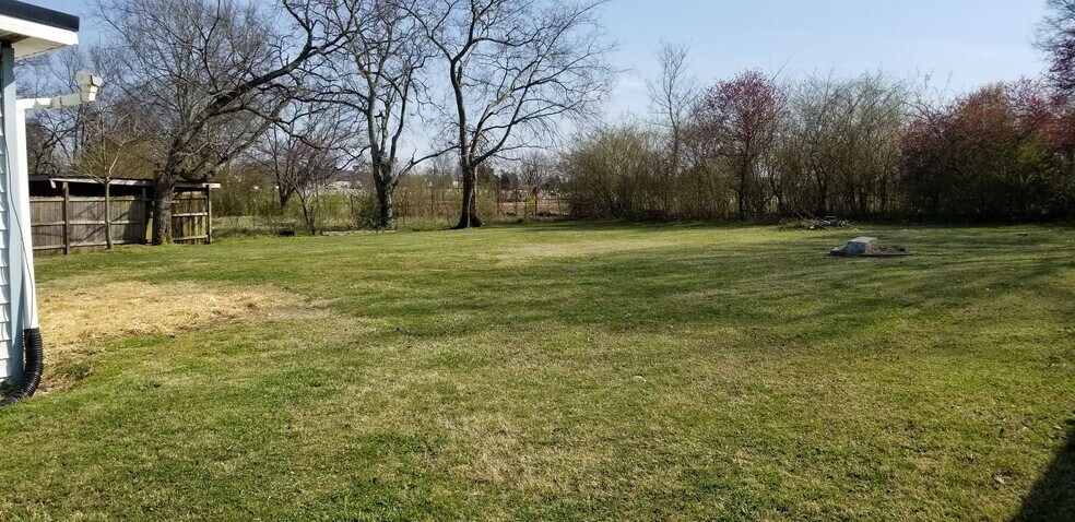 Building Photo - 219 W Adams Ave