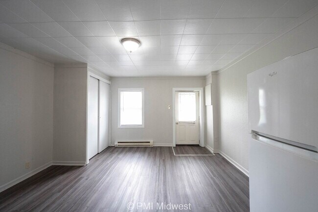 Building Photo - "Cozy Studio Living: Efficient & Affordable Space in Greenfield, IN!"