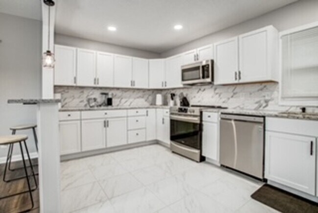 Building Photo - **Pendleton Heights Neighborhood**Newly remodeled 3/2 Bath Furnished Option Avaliable