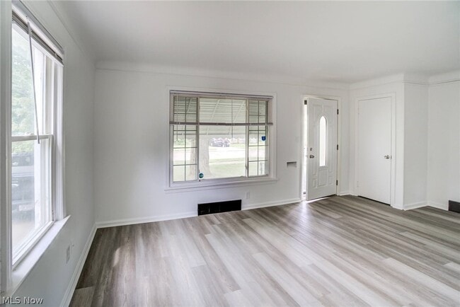 Building Photo - 1343 Victory Dr