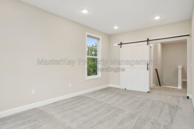 Building Photo - 583 Rowanwood Wy
