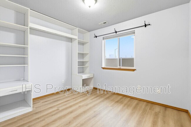 Building Photo - 8915 Durham Ct