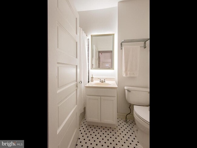 Building Photo - 2122 Spruce St