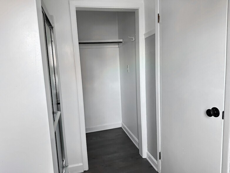 Building Photo - 222 W Union St