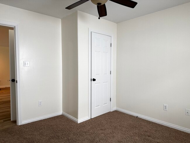 Building Photo - 328 Virginia Ln