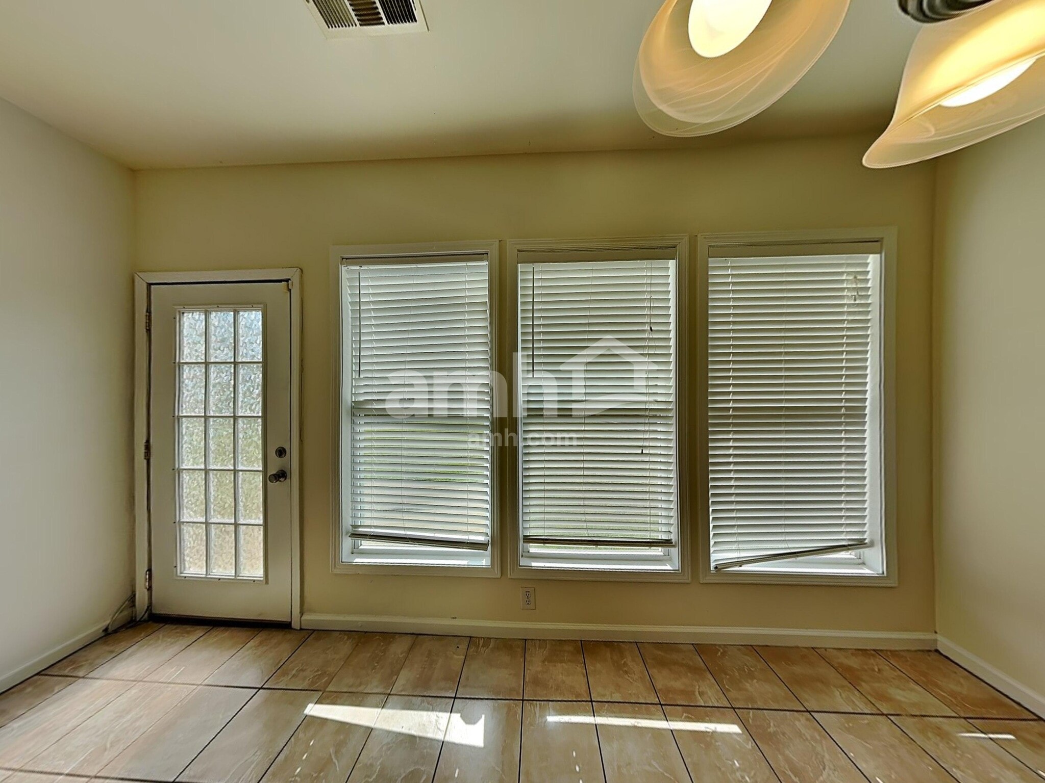 Building Photo - 3802 Uppark Dr