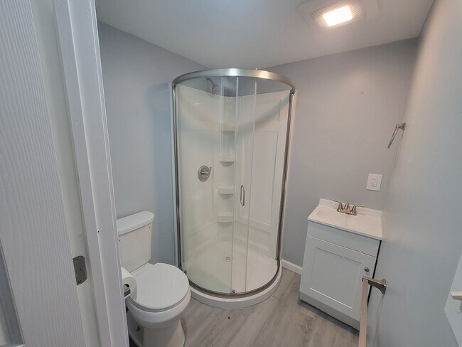 Building Photo - 2BR/1BA Fully Remodeled