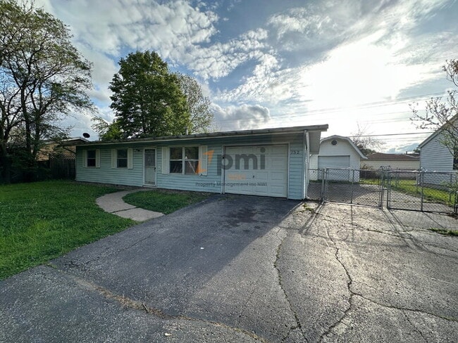 Building Photo - 732 N State Rd 149