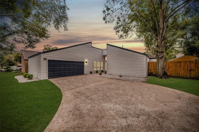 Building Photo - 4411 Hickory Downs Dr