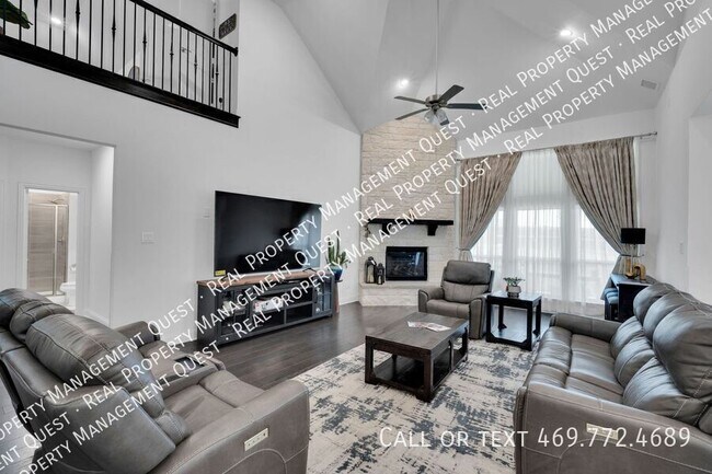 Building Photo - 1767 Shumard St