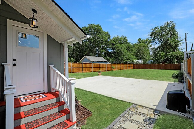 Building Photo - 1407 W Louisiana St