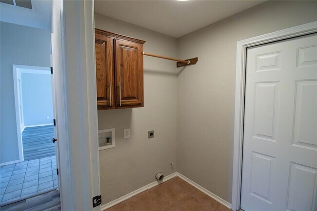 Building Photo - 525 NW 171st St