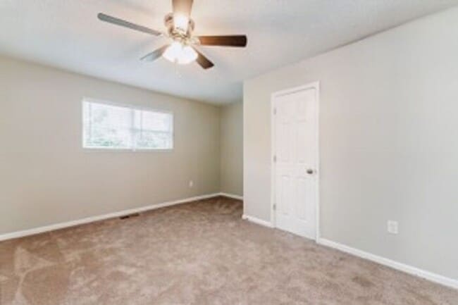 Building Photo - 2 bedroom / 1.5 Townhome in West Ashley