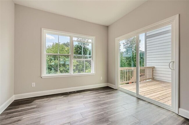 Building Photo - 461 Stagecoach Bnd SE