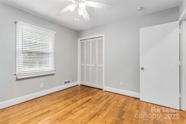 Building Photo - 1634 Van Buren Ave