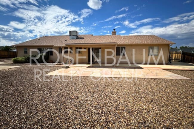 Building Photo - Beautiful 4-bedrooms, 2-baths home in Pres...