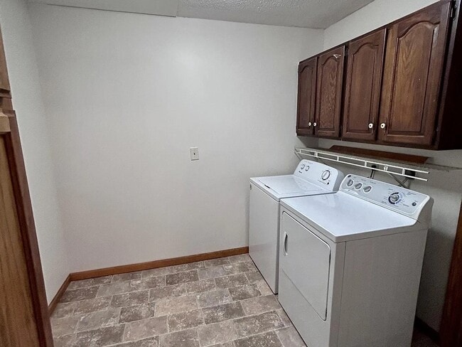 Building Photo - 235 N Michigan St