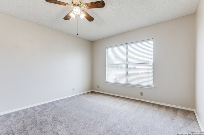 Building Photo - 5002 River Kenton