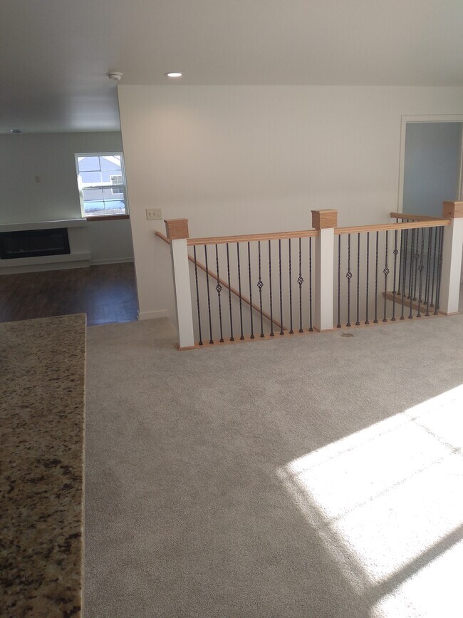 Building Photo - 2749 Hidden Dr