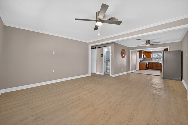 Building Photo - 5714 Southwind St