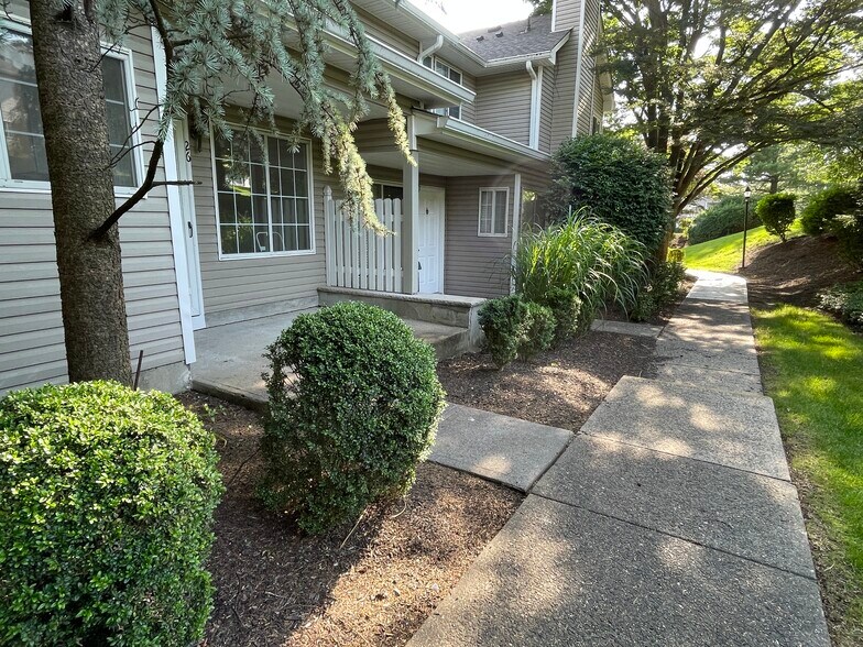 Building Photo - 26 Tory Ct