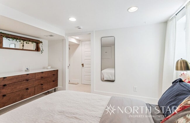 Building Photo - Beautifully Remodeled Classic Craftsman in Prime Portland Location