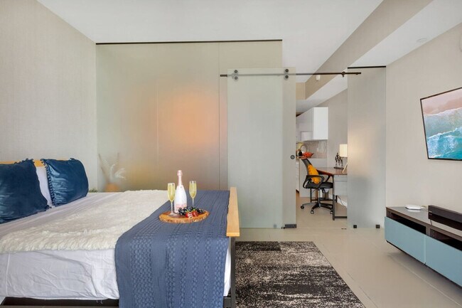 Building Photo - 90 NE 17th St