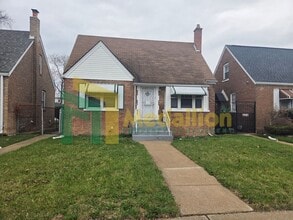 Building Photo - Updated 3-Bedroom Home with Spacious Layout and Backyard