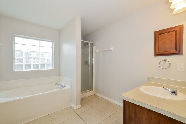 Building Photo - 708 Haven Oak Ct