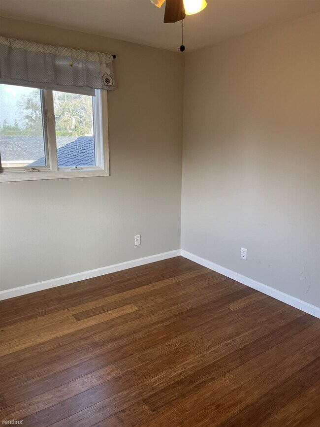 Building Photo - 3 br, 2 bath Townhome - 5993 Short Street