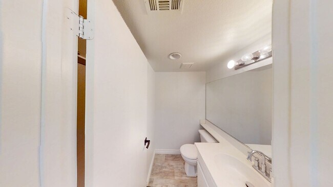 Building Photo - 1045 Willmont Way