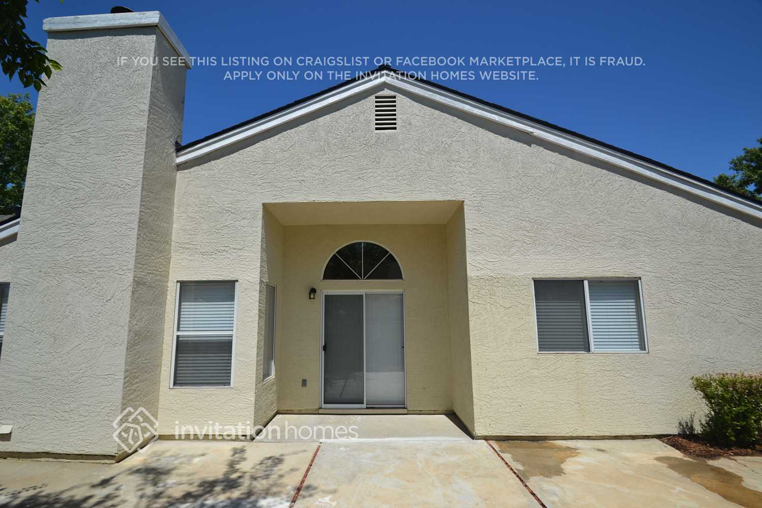 Building Photo - 9417 Soaring Oaks Dr