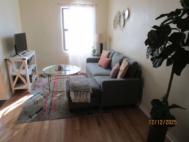 Building Photo - 2001 Gold Ave SE