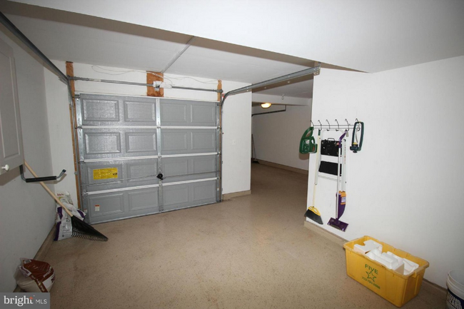 Building Photo - 8273 Glade Bank Dr